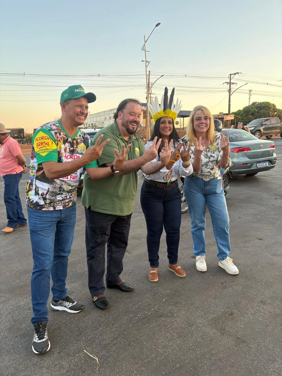 Registro de Gilmar Miranda em encontro com pessoas