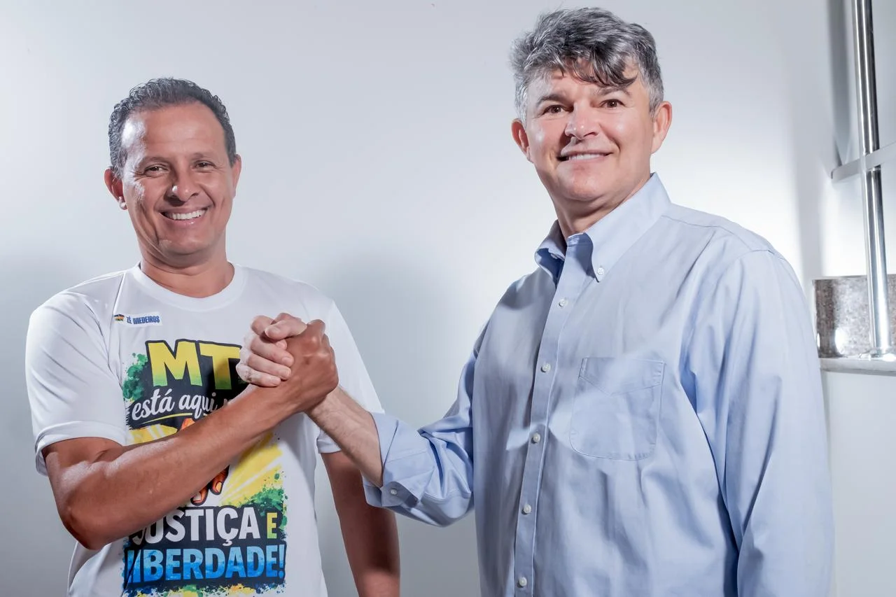 Registro de Gilmar Miranda em encontro com pessoas