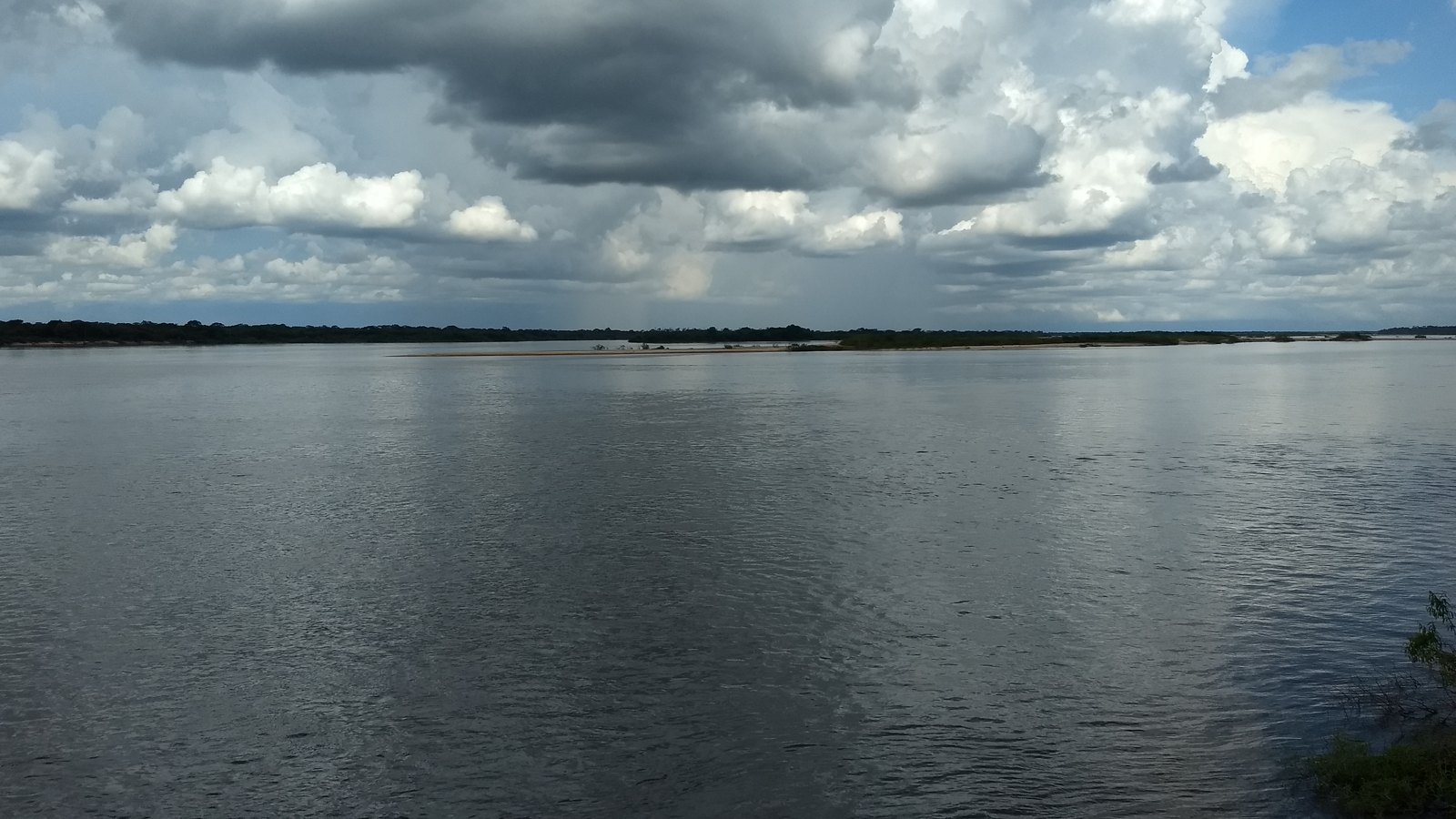 Rio Araguaia visto de São Félix do Araguaia, Mato Grosso